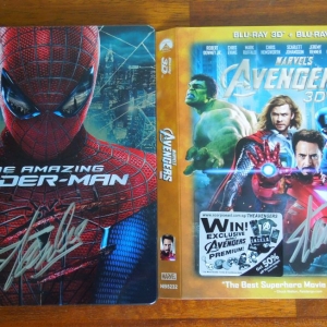 Stan Lee Signed - Spider-Man US + Avengers SG Embossed Slip