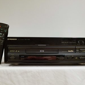 DVL-700 Laserdisc Player
