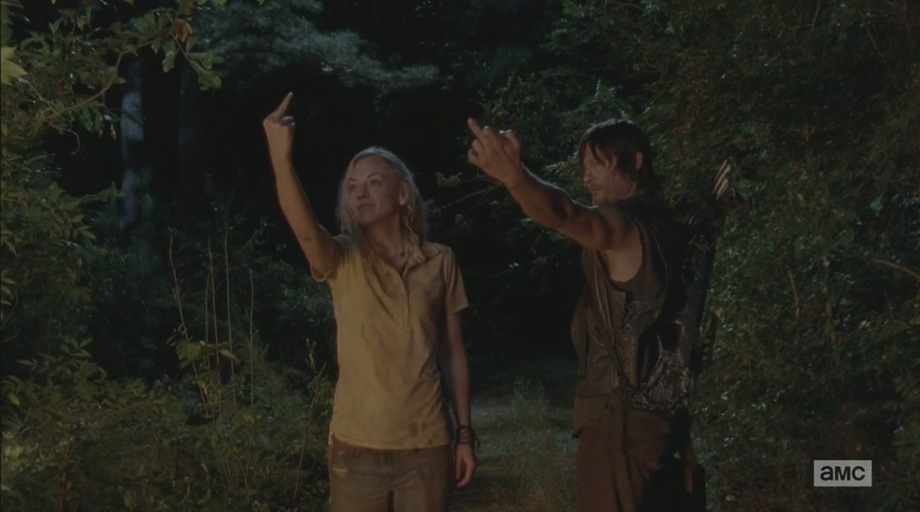 The-Walking-Dead-Still-Beth-and-Daryl-middle-finger.jpg