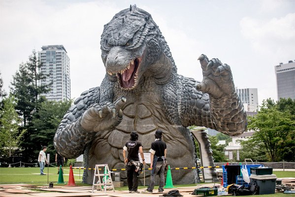 GodzillabigstatueJapanfull5992.jpg