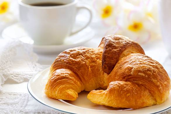 Croissant-breakfast-french-food.jpg