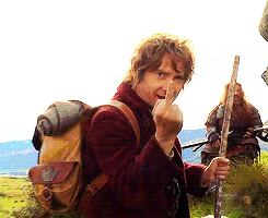 finger_frodo_hobbit.gif