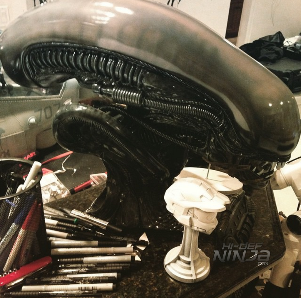 And finally, my home desk #xenomorph
