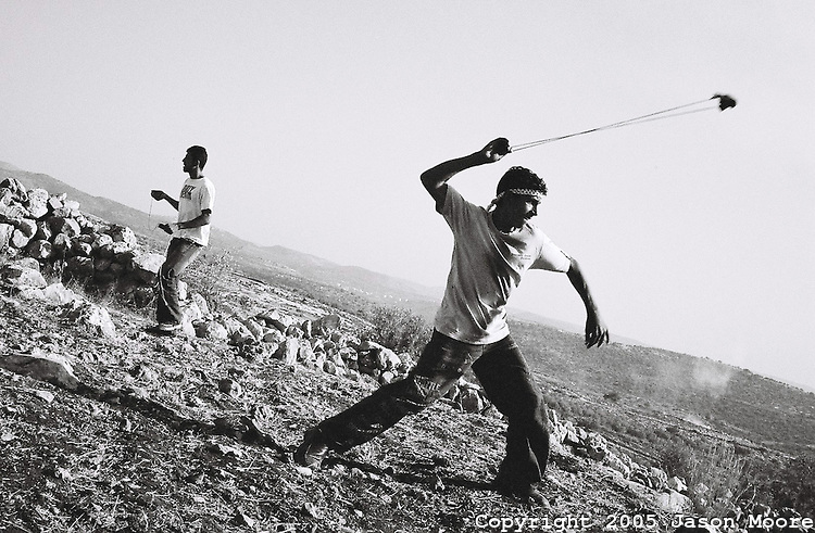 050805JM0001-Palestinian-Stone-Throwers.jpg