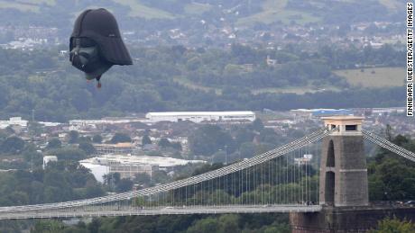 190808111055-darth-vader-balloon-bristol-scli-intl-large-169.jpg