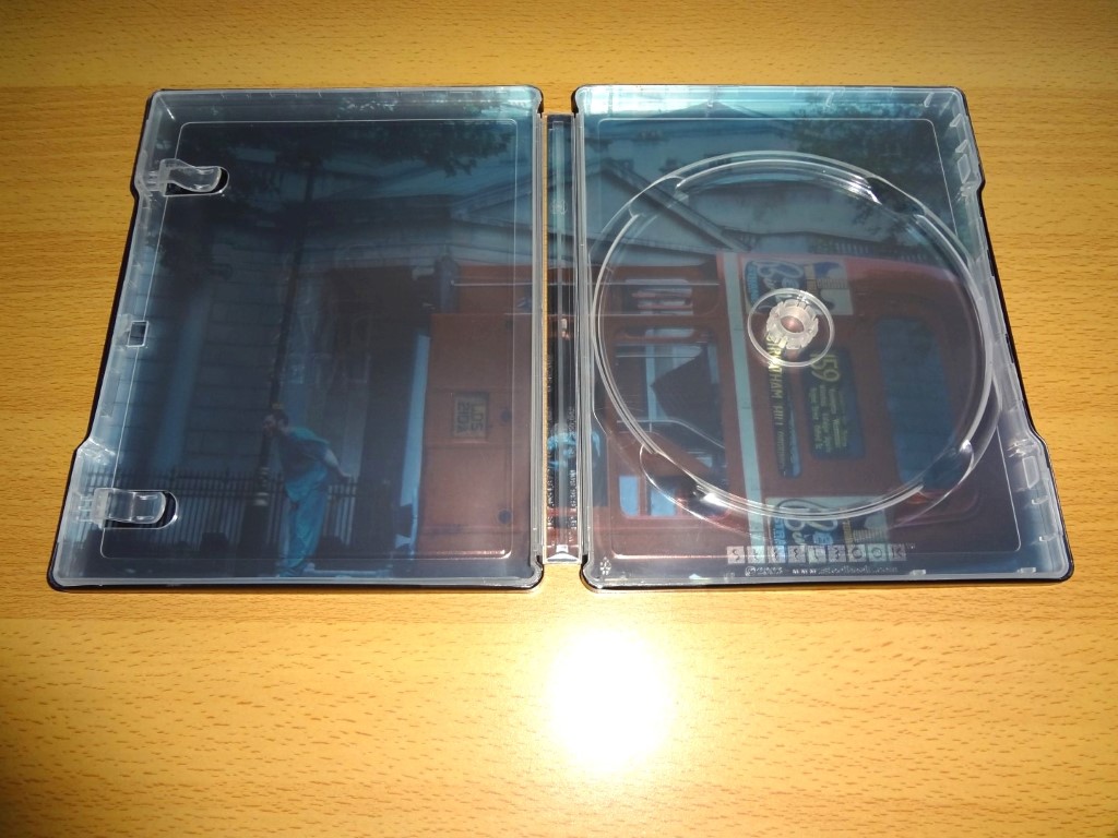28 Days Later UK Embossed Steelbook Inside.JPG