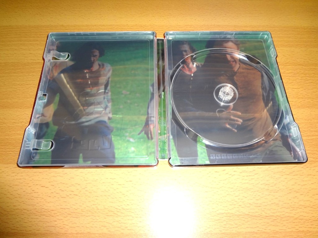 28 Weeks Later Embossed Steelbook Inside.JPG