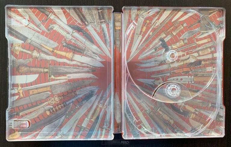 A-Couteaux-Tirés-steelbook-fr-2-1-768x491.jpg