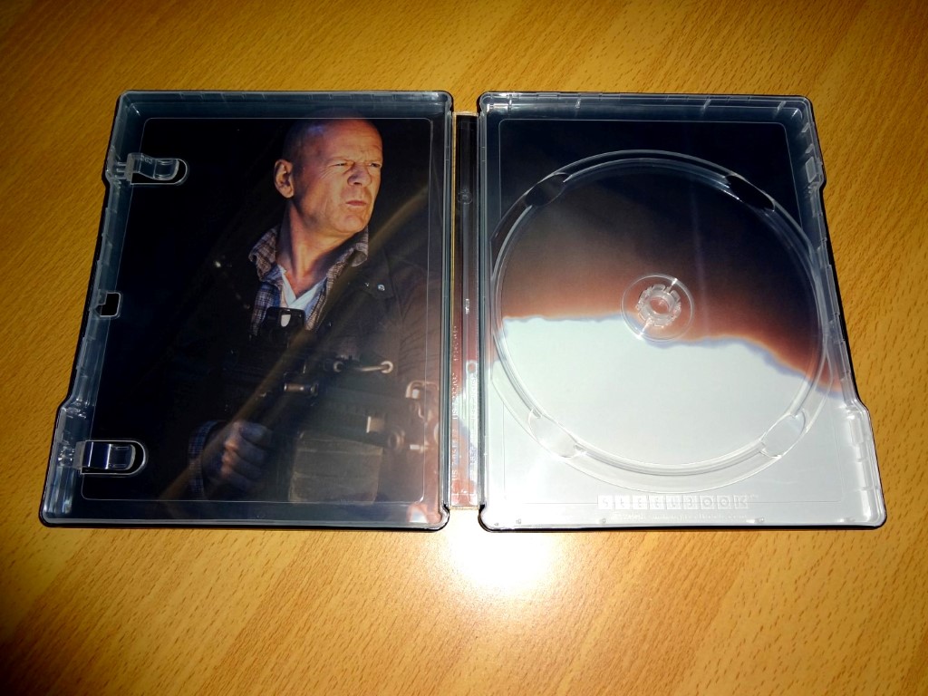 A Good Day To Die Hard HMV Exclusive Steelbook Inside.JPG