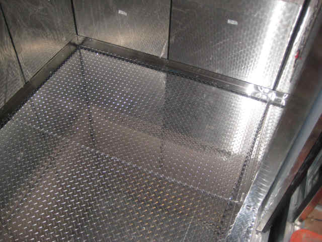 aluminum-diamond-plate-flor.jpg