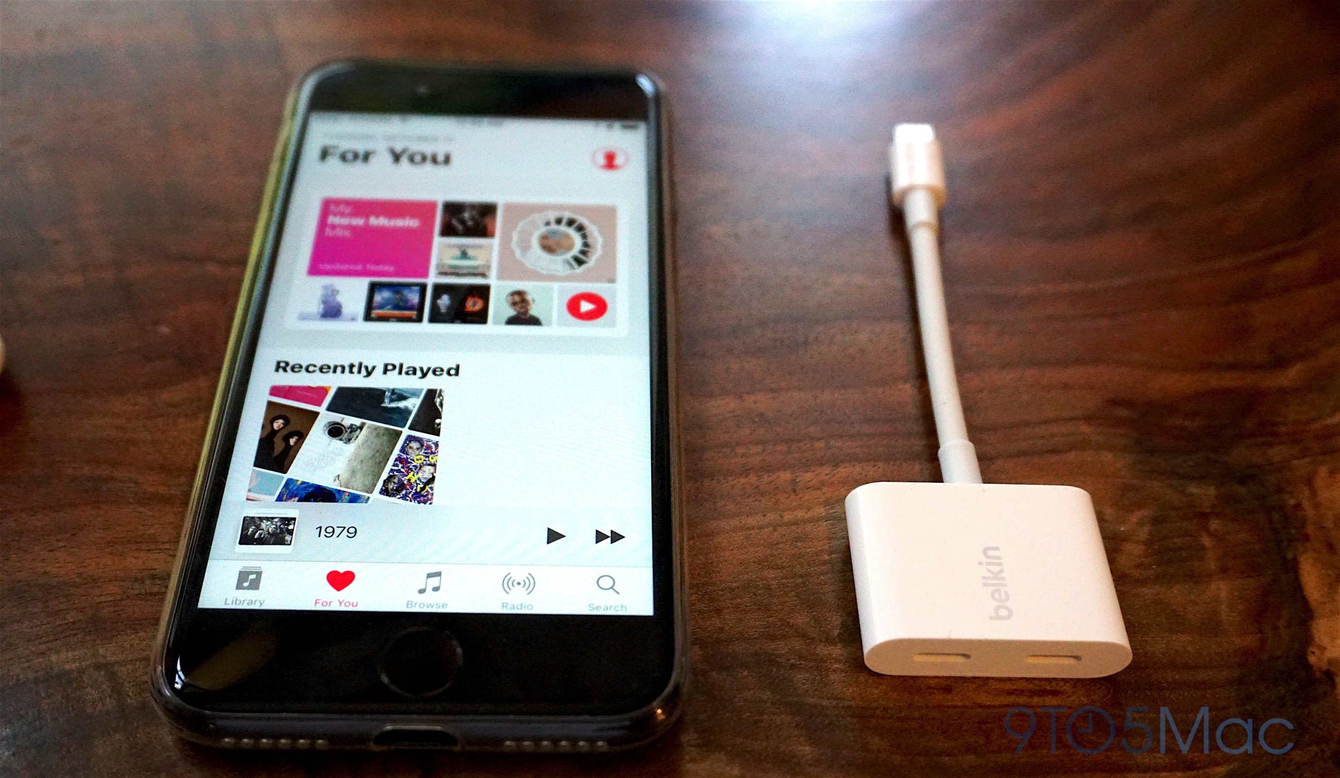 belkin-lightning-audio-charge-adapter-iphone-7-5.jpg