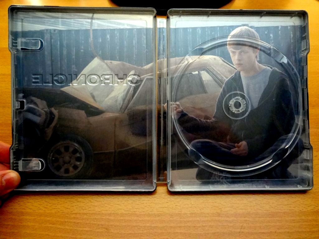Chronicle Play.com Exclusive Embossed Steelbook Inside.JPG