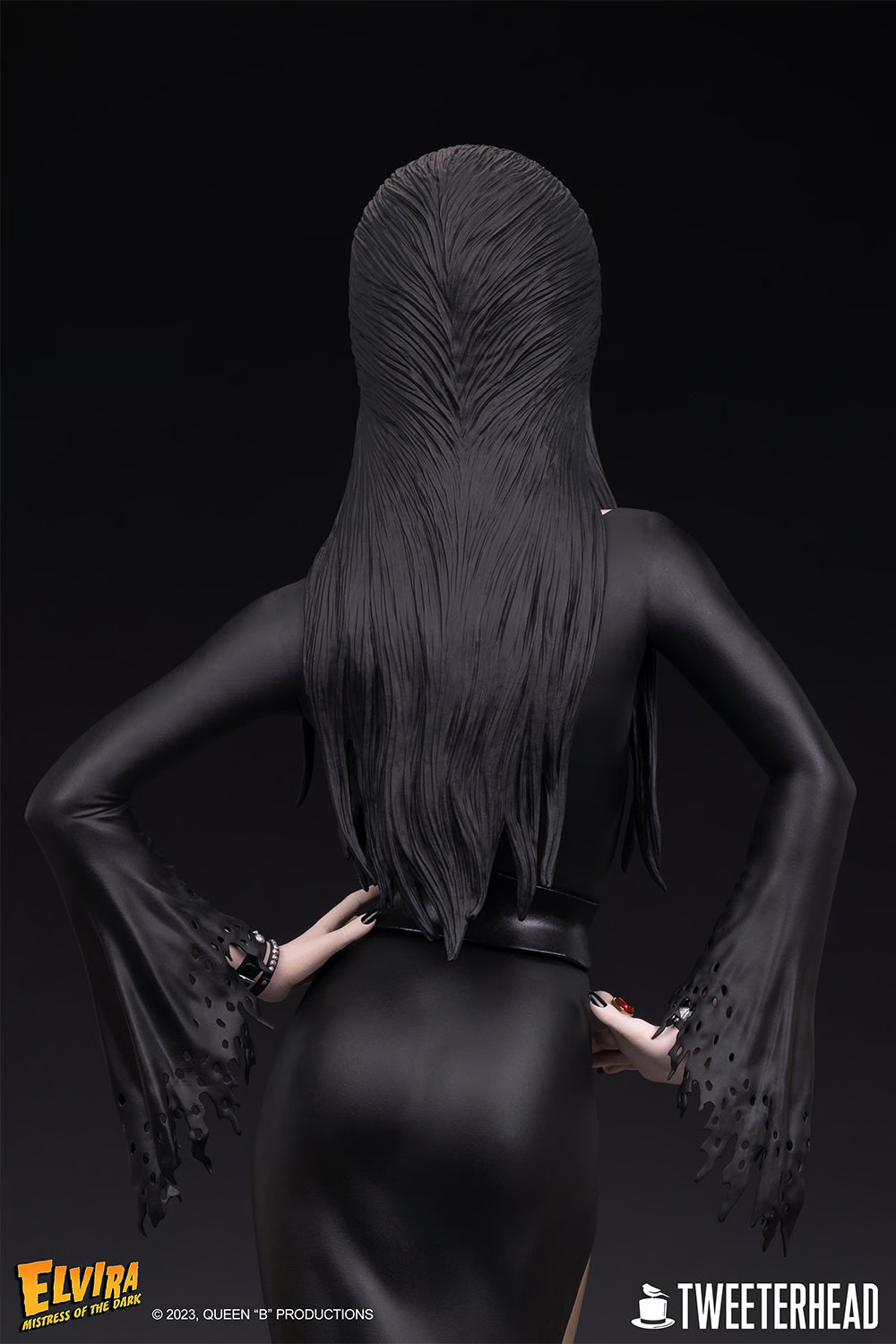 elvira-mistress-of-the-dark-14-scale-maquette-by-tweeterhead_elvira_gallery_650a18fb0da8b.jpg