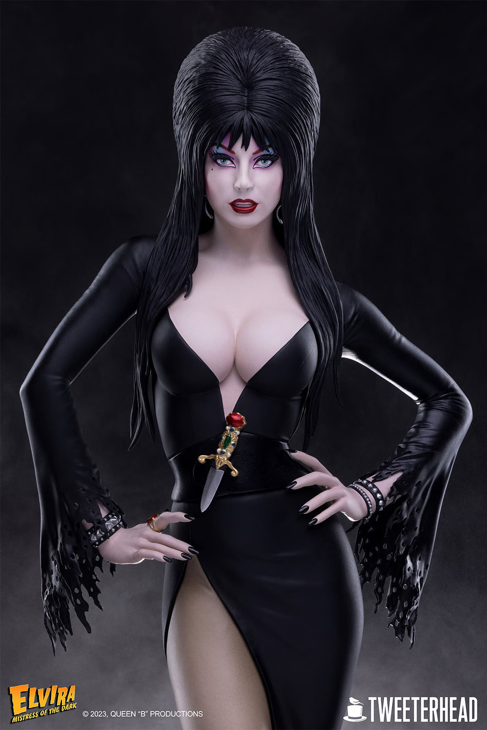 elvira-mistress-of-the-dark-14-scale-maquette-by-tweeterhead_elvira_gallery_650a190ce1b67.jpg