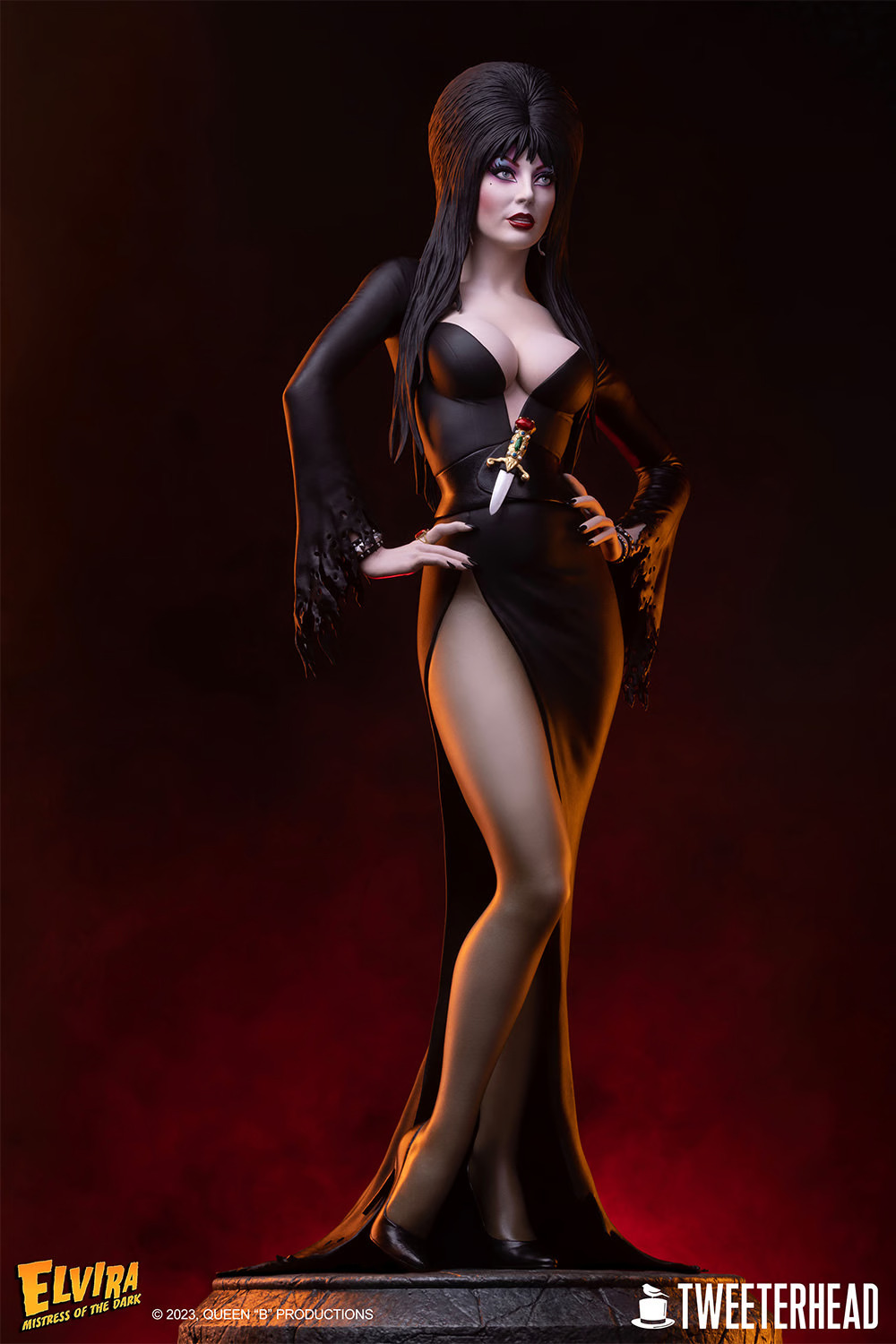 elvira-mistress-of-the-dark-14-scale-maquette-by-tweeterhead_elvira_gallery_650a190ea3478.jpg