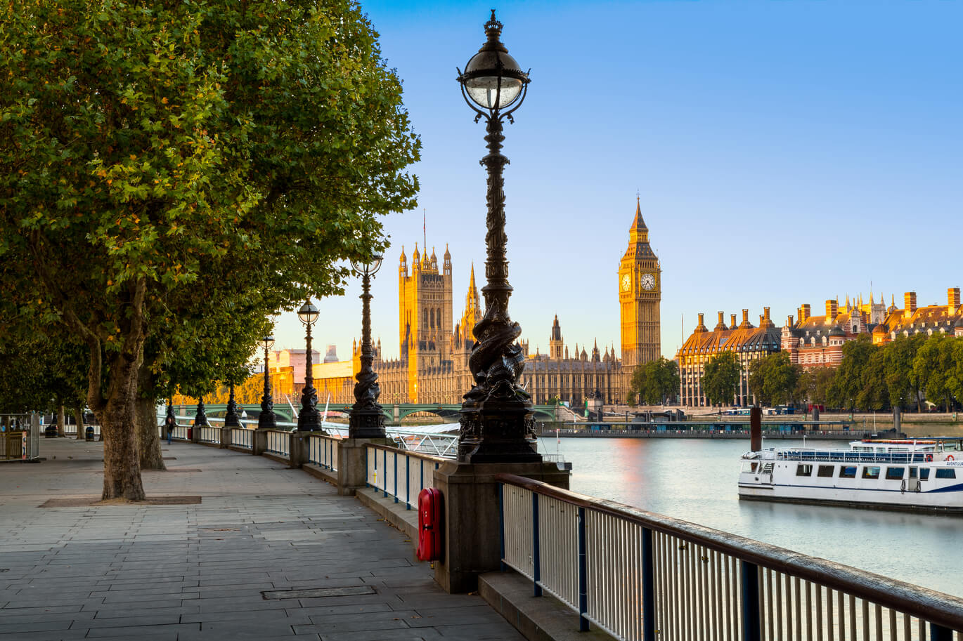 embankment.jpg
