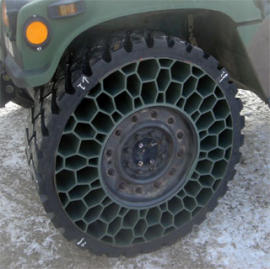 Humvee_tire_270x269.jpg