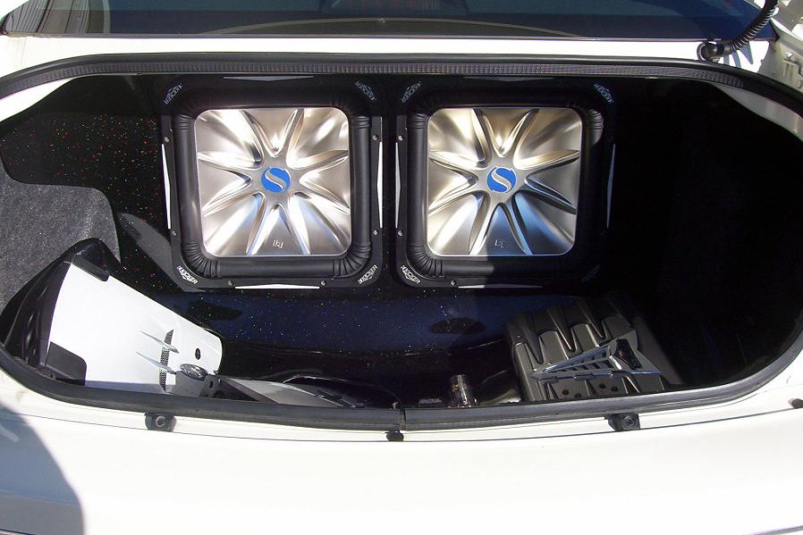 Hyundai_Kicker_SoloB_L7's_001.jpg