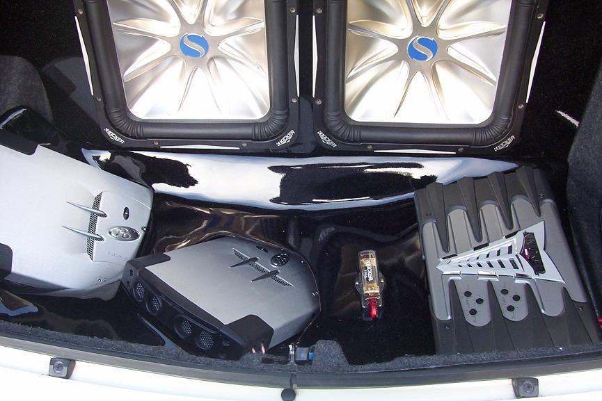Hyundai_Kicker_SoloB_L7's_002.jpg