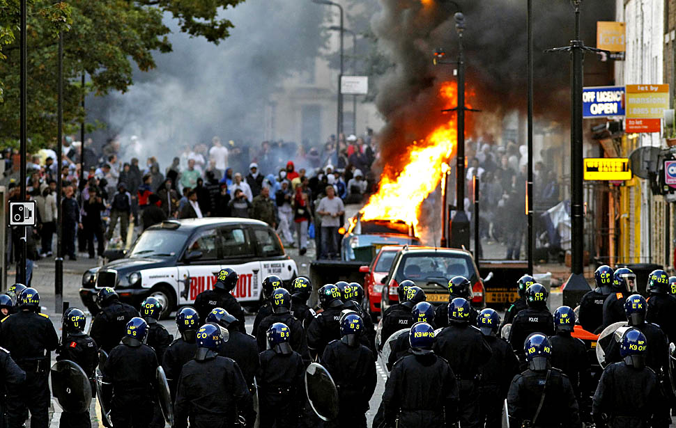 london-riots1_lpmkk8nc.jpg