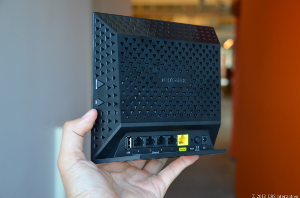 NetgearR6100_%2810%29_610x404.jpg