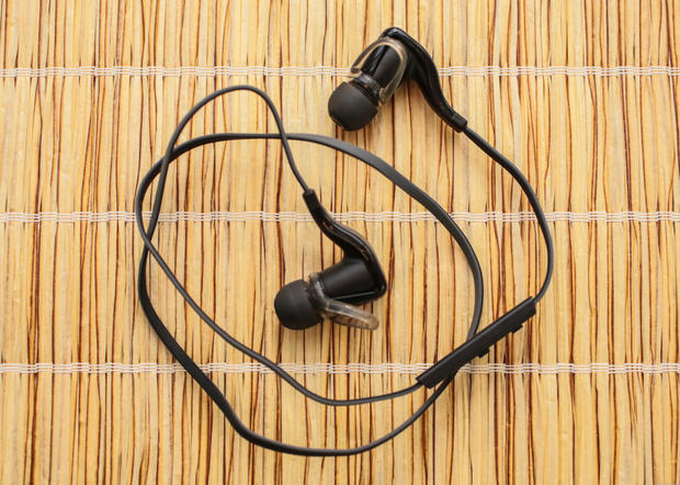 Plantronics_BackBeat_GO_2_35823597_35823596_35823598_01.jpg