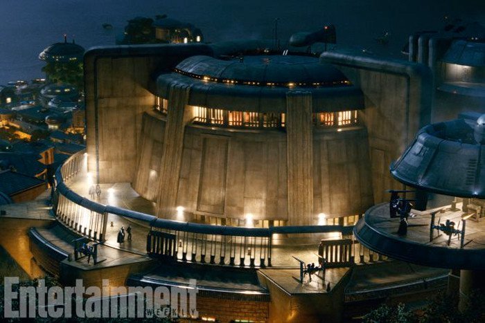 starwars-lastjedi-cantobight-outside-700x467.jpg