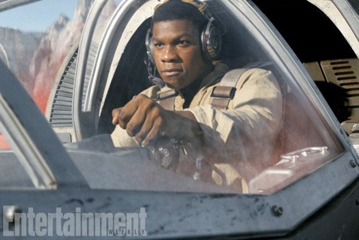starwars-lastjedi-finn-piloting-700x467.jpg