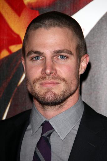 stephen-amell-pic_344x516.jpg