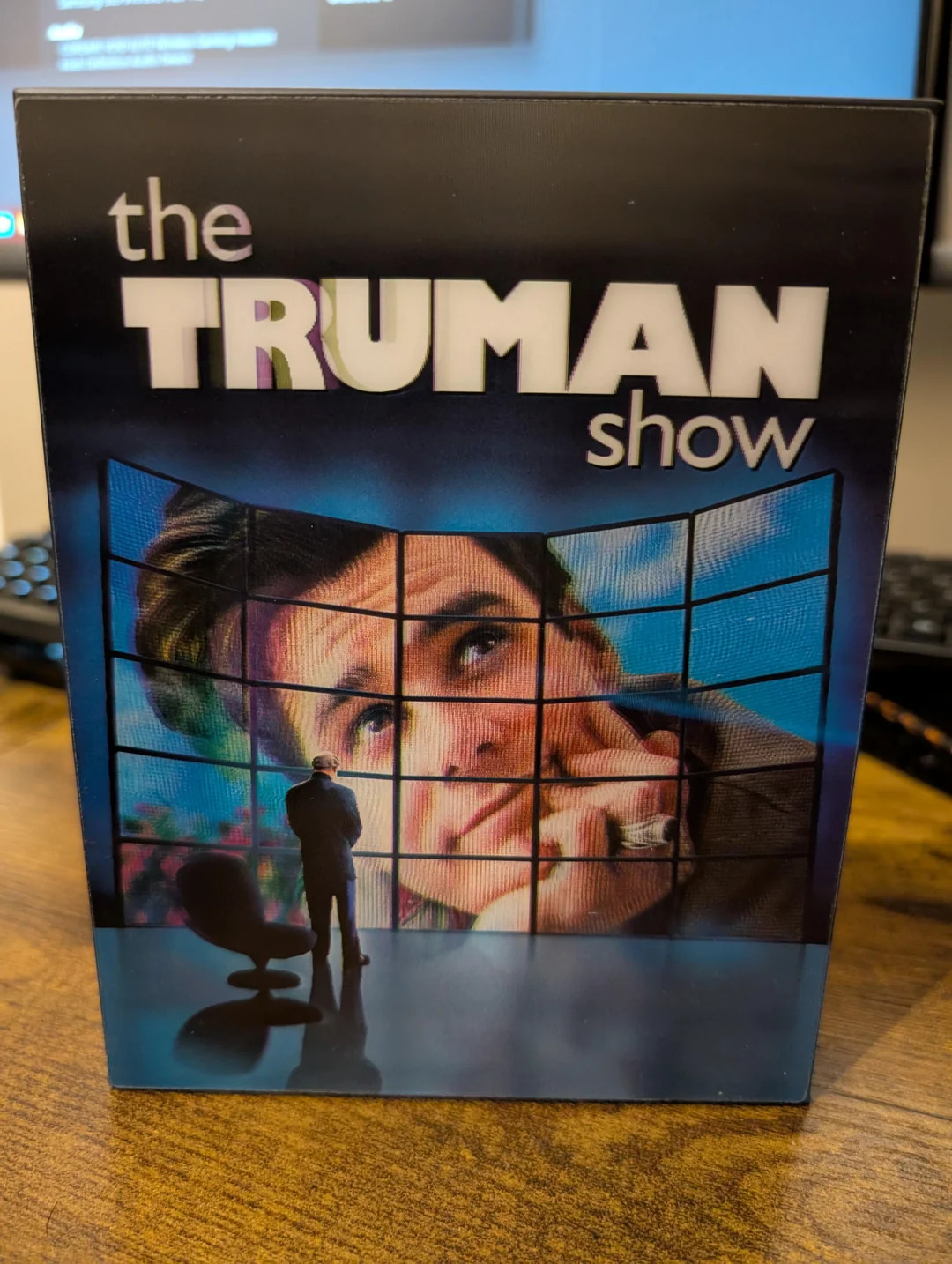 truman-show-manta-dl-a-v0-8dpdnzgduvle1.jpg