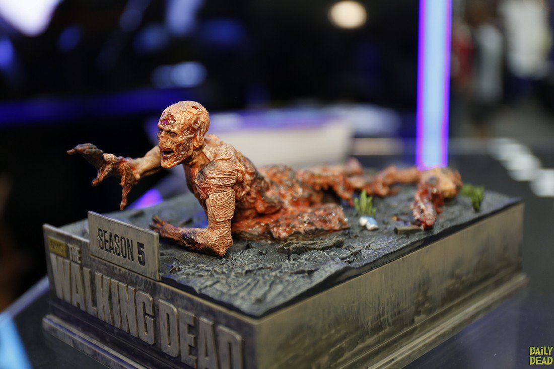 Walking-Dead-Season-5-Case-02.jpg