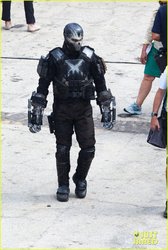 chris-evans-anthony-mackie-get-to-action-captain-america-civil-war-26.jpg