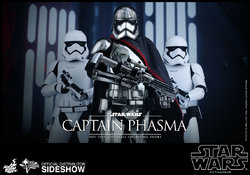 star-wars-captain-phasma-sixth-scale-hot-toys-902582-01.jpg