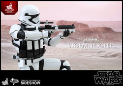 star-wars-stormtrooper-jakku-exclusive-sixth-scale-hot-toys-902579-07.jpg