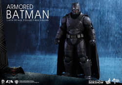 batman-v-superman-armored-batman-sixth-scale-hot-toys-902645-05.jpg