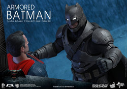 batman-v-superman-armored-batman-sixth-scale-hot-toys-902645-06.jpg
