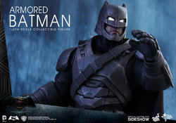 batman-v-superman-armored-batman-sixth-scale-hot-toys-902645-14.jpg