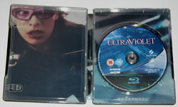 Ultraviolet inside With Disc.jpg Ultraviolet inside With Disc.jpg