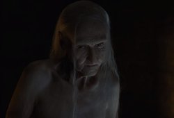 game-of-thrones-oldlady-melisandre.jpg