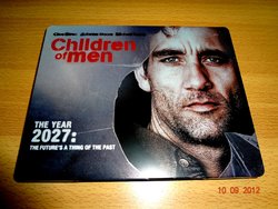 Children Of Men Play.com Exclusive Steelbook Front (Large).JPG Children Of Men Play.com Exclusive Steelbook Front (Large).JPG