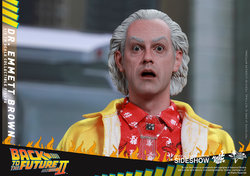 back-to-the-future-2-dr-emmett-brown-sixth-scale-hot-toys-902790-07.jpg