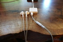 belkin-lightning-audio-charge-adapter-iphone-7-3.jpg