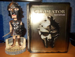 GLADIATOR.JPG GLADIATOR.JPG