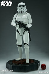 star-wars-stormtrooper-legendary-scale-figure-400158-06.jpg