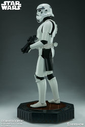 star-wars-stormtrooper-legendary-scale-figure-400158-09.jpg