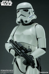 star-wars-stormtrooper-legendary-scale-figure-400158-10.jpg