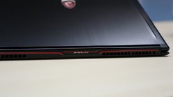 MSI-GS63-1060-5.jpg