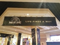 jurassic-world-2-banner-expo.jpg