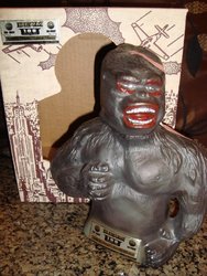 122. Jim Beam 1976 King Kong Whiskey.jpg