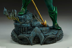 dc-comics-aquaman-premium-format-figure-sideshow-300709-40.jpg